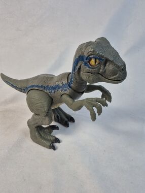 Jurassic Park World Primal Pal Blue Velociraptor Dinosaur Dino Rivals Figure Toy